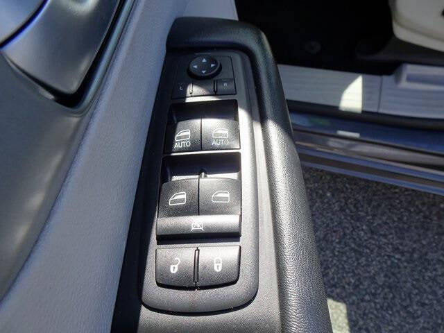 2017 Chrysler Pacifica Hybrid Premium