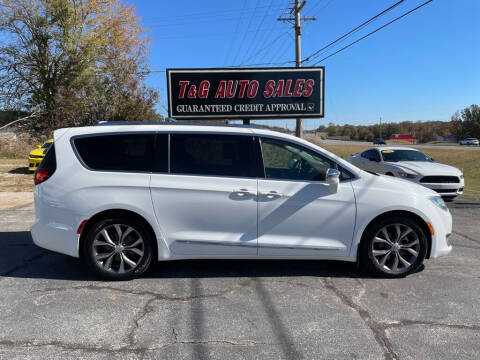 2018 Chrysler Pacifica for sale at T & G Auto Sales in Florence AL