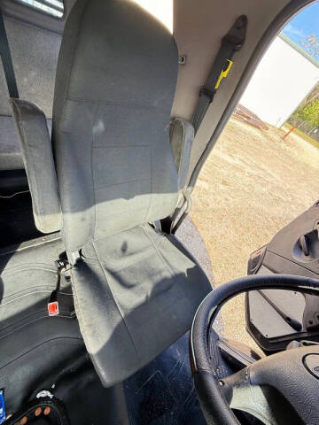 2021 Freightliner M2 106