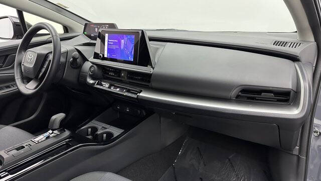 2025 Toyota Prius LE