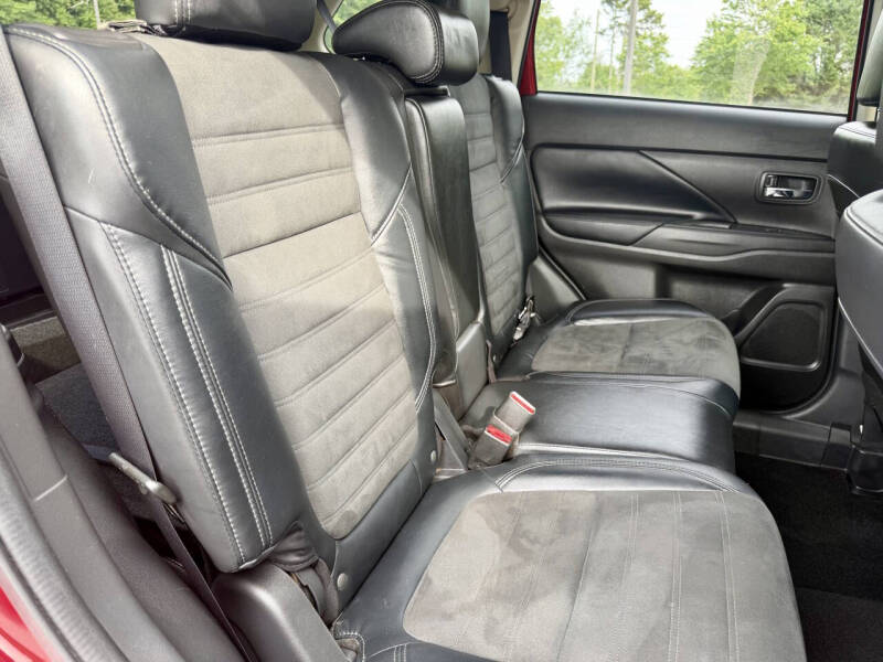 2020 Mitsubishi Outlander LE