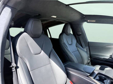 2023 Tesla Model X Standard Range