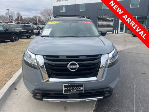 2023 Nissan Pathfinder SL