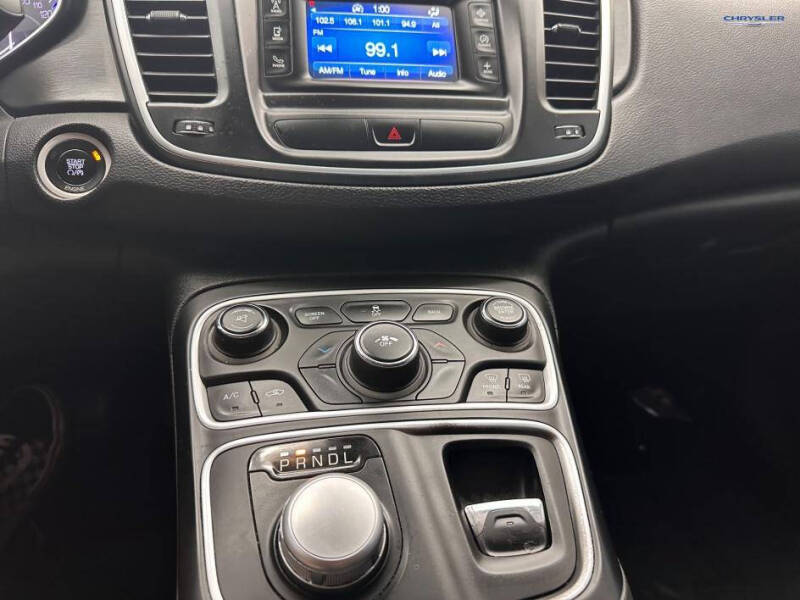 2015 Chrysler 200 Limited