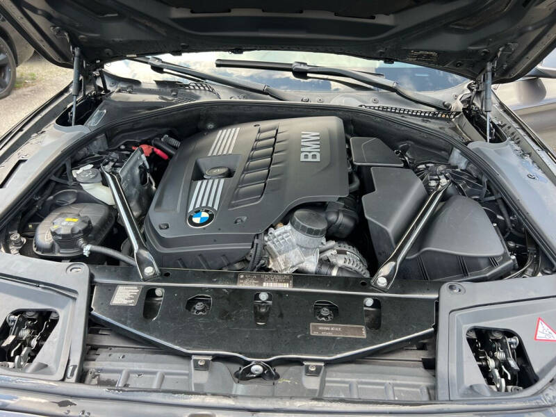 2011 BMW 5 Series 528i