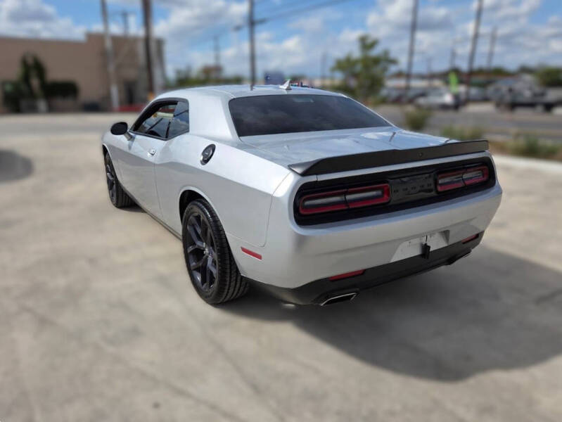 2021 Dodge Challenger SXT