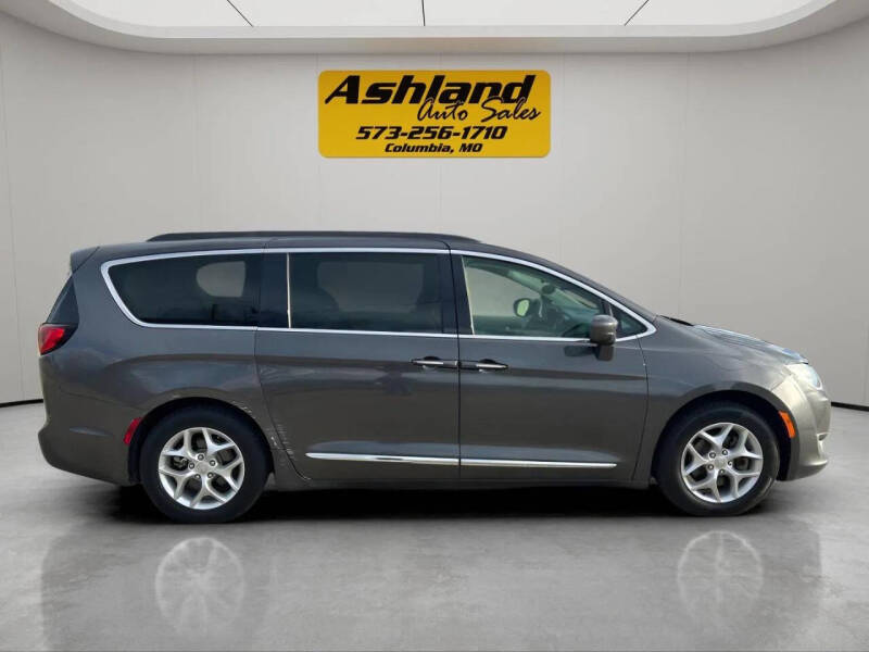 2017 Chrysler Pacifica Touring Plus