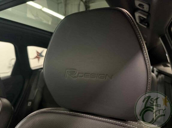 2019 Volvo XC60 T8 eAWD R-Design