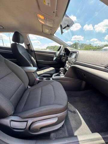 2019 Hyundai Elantra SE