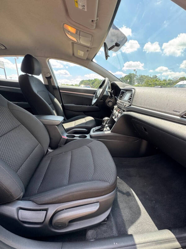 2019 Hyundai Elantra SE