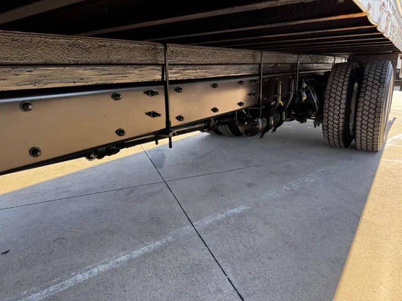 2020 Freightliner M2 106