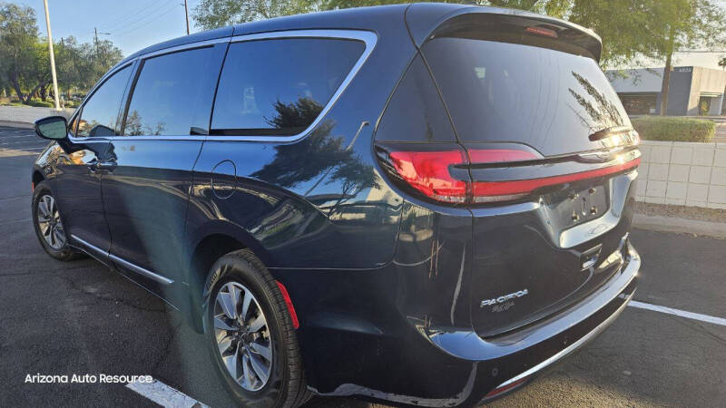 2023 Chrysler Pacifica Plug-In Hybrid Limited