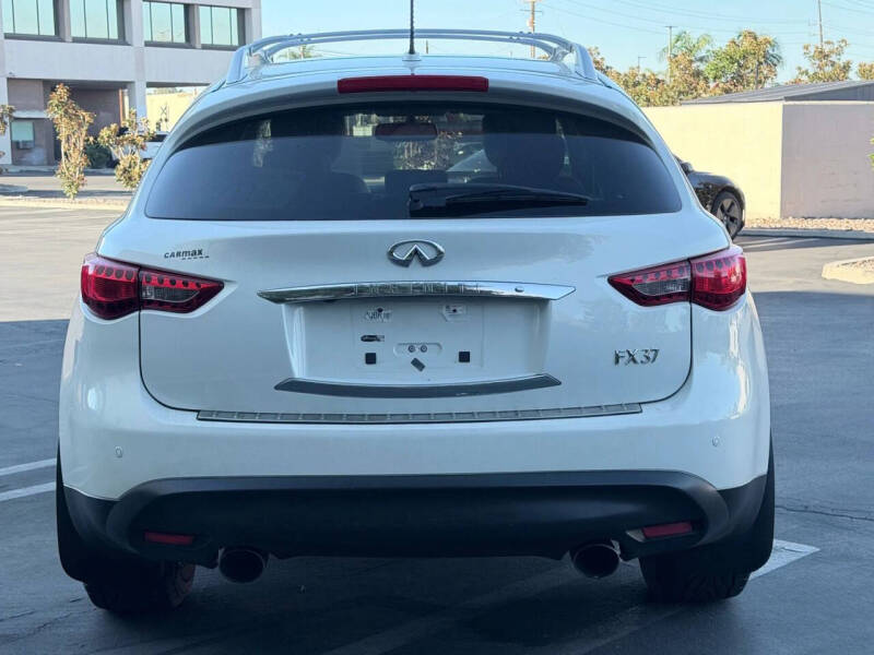 2013 Infiniti FX37