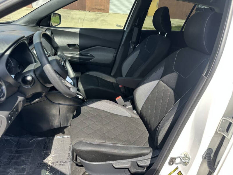 2020 Nissan Kicks S
