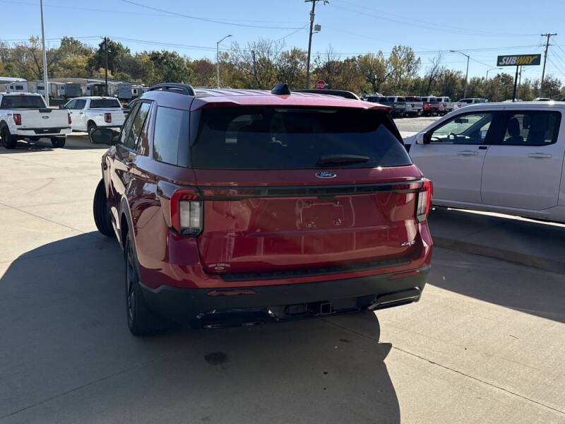 2025 Ford Explorer ST-Line
