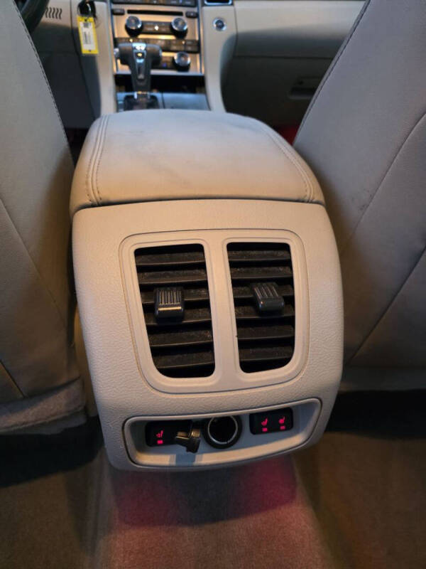 2011 Ford Taurus Limited