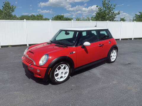 2006 MINI Cooper for sale at Caps Cars Of Taylorville in Taylorville IL