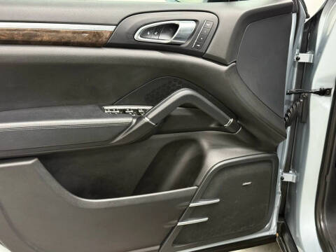 2018 Porsche Cayenne Platinum Edition