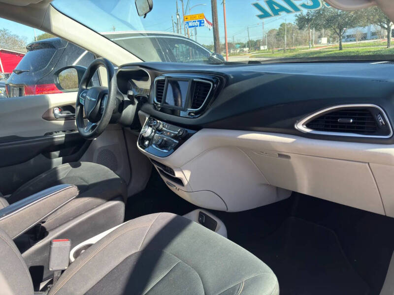2019 Chrysler Pacifica L
