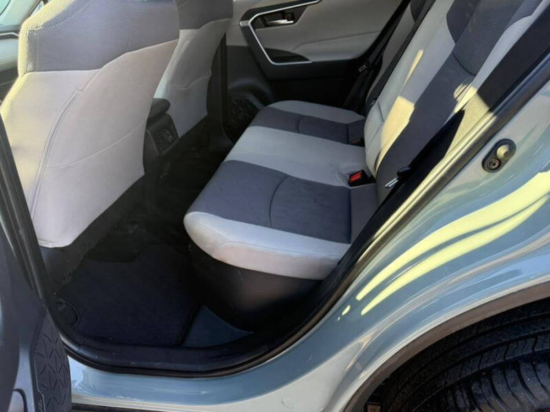 2020 Toyota RAV4 Hybrid XLE