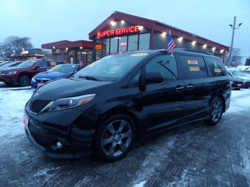 2015 Toyota Sienna SE 8-Passenger