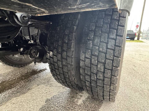 2017 Freightliner M2 106