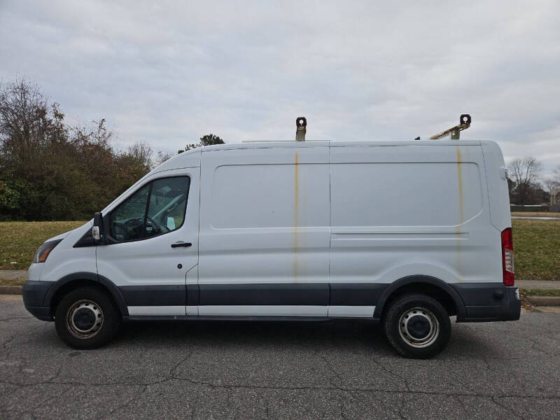 2016 Ford Transit Base's photo