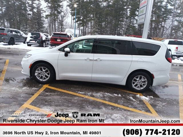 2023 Chrysler Pacifica Touring L
