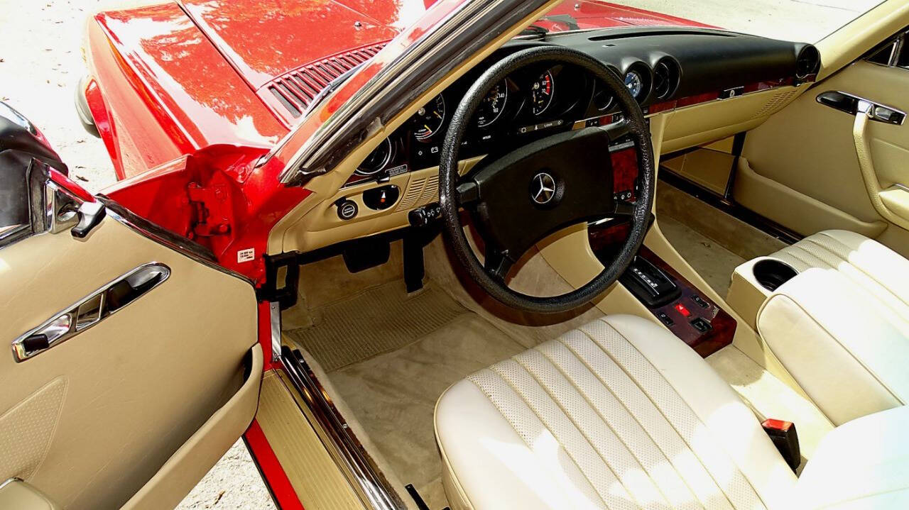 1985 Mercedes-Benz 380-Class 22