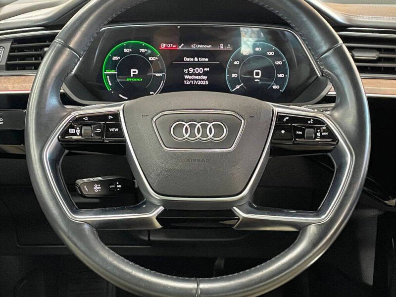 2019 Audi e-tron quattro Prestige