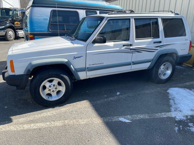 1998 Jeep Cherokee for sale at CARuso Classics Cars in Tampa, FL