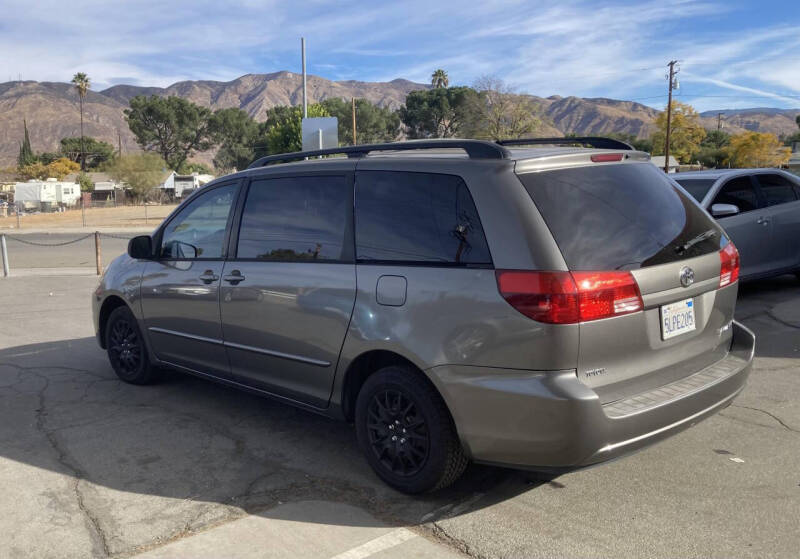 2005 Toyota Sienna LE photo 7