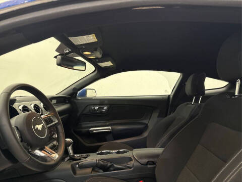 2017 Ford Mustang V6