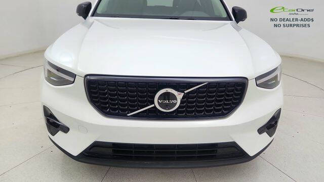 2026 Volvo XC40 B5 Plus