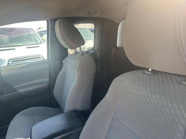 2022 Toyota Tacoma SR