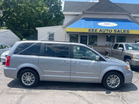 2015 Chrysler Town and Country for sale at EEE AUTO SERVICES AND SALES LLC in Cincinnati OH