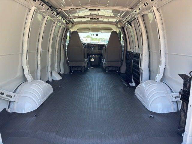 2026 GMC Savana 2500