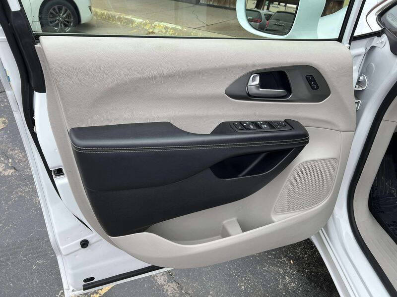 2021 Chrysler Pacifica Touring L