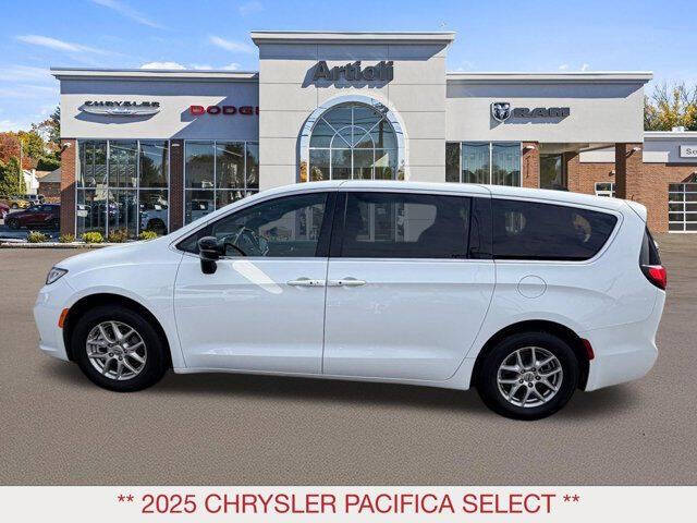 2025 Chrysler Pacifica Select