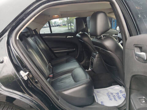 2017 Chrysler 300 Limited