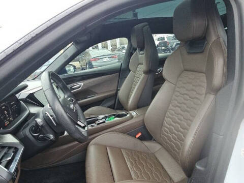 2022 Audi e-tron GT quattro Premium Plus