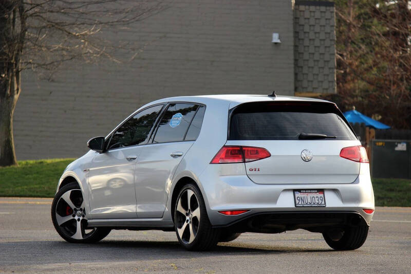 2017 Volkswagen Golf GTI S