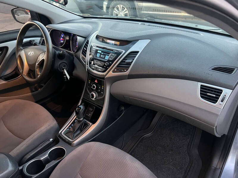 2016 Hyundai Elantra SE photo 13