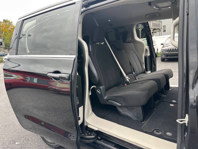 2017 Chrysler Pacifica Touring Plus