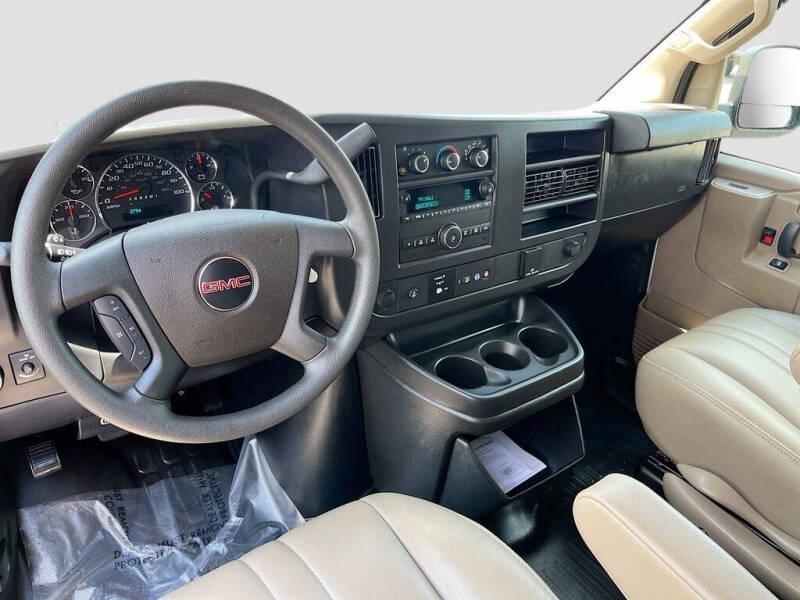 2025 GMC Savana 2500