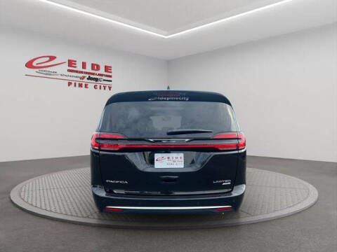 2027 Chrysler Pacifica Limited