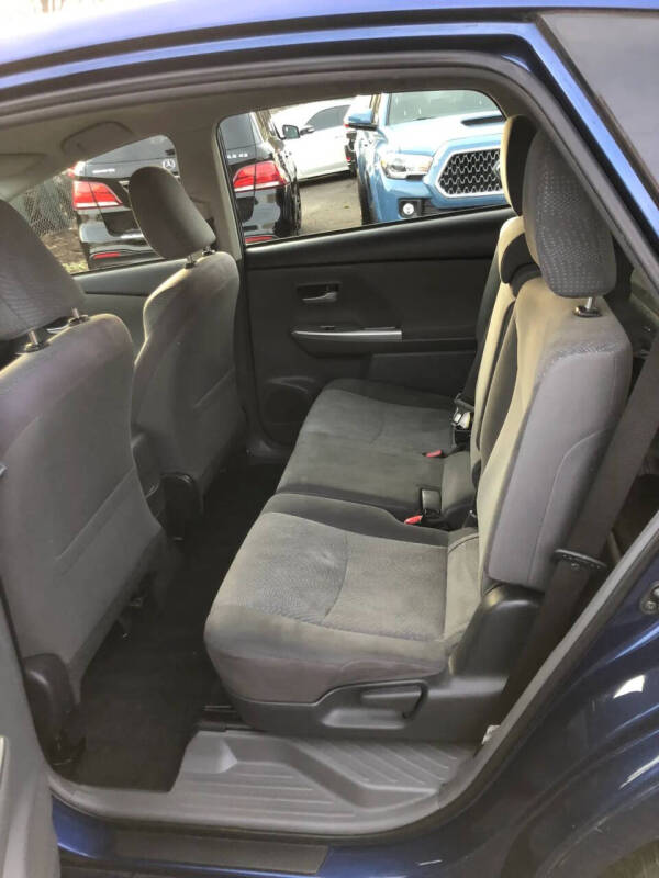 2013 Toyota Prius v Three