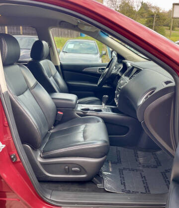 2017 Nissan Pathfinder SL