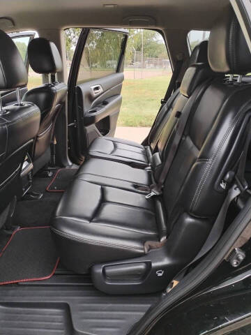 2017 Nissan Pathfinder SL