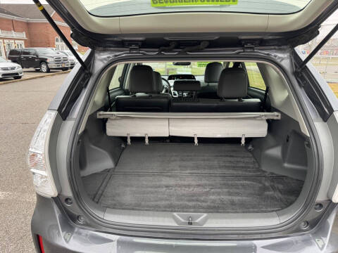 2012 Toyota Prius v Five